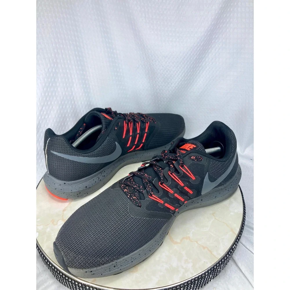 Nike Run Swift Running Shoes Mens 14 Black Hyper Crimson Sporty Low Top Sneakers